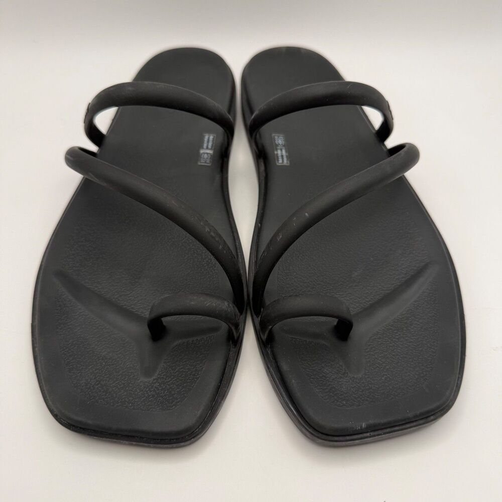 Crocs Black Miami Toe Loop Sandals Womens Sz 10 Flip Flops Slip On Cruise Beach